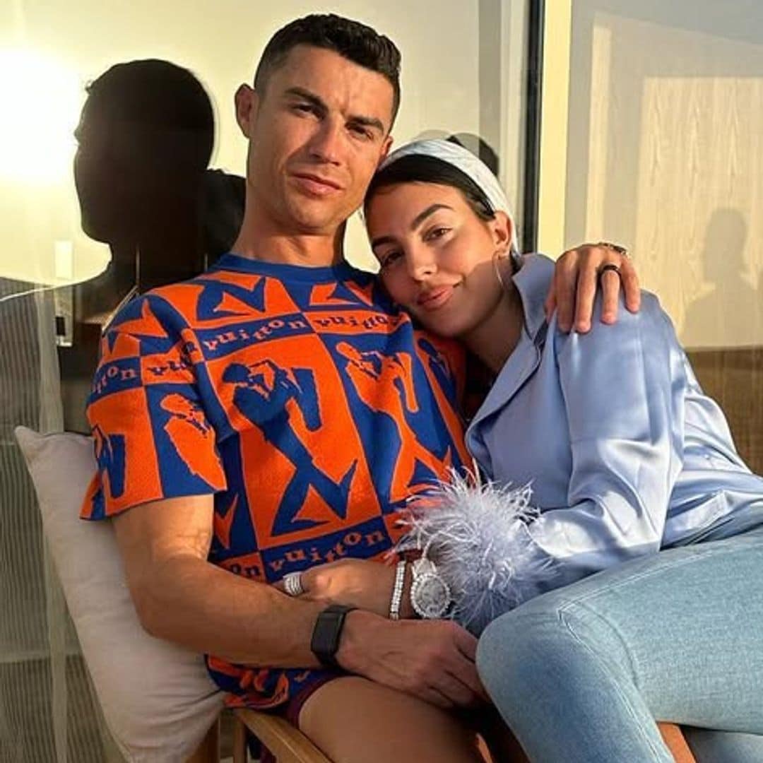 Cristiano Ronaldo y Georgina venden la mansión de sus sueños en Portugal por 35 millones: grifería de oro macizo, mural de Louis Vuitton y parking para 20 coches