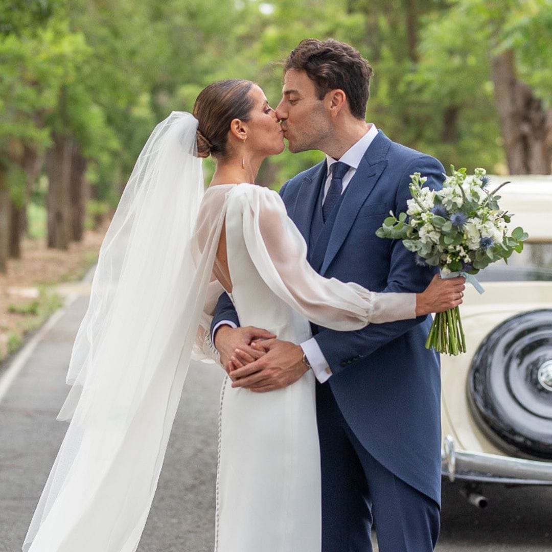 Marta, la novia del vestido sencillo con mangas abullonadas que se casó en Alcalá de Henares