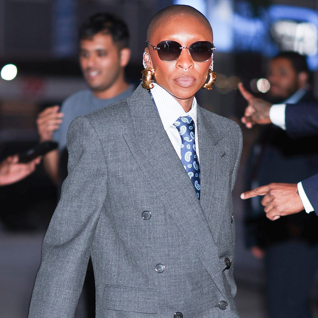 Cynthia Erivo rompe el internet con un 'powersuit' masculino de impacto