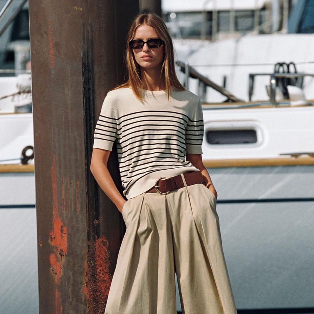 Estos pantalones ligeros te resolverán todos tus looks de oficina durante la ola de calor