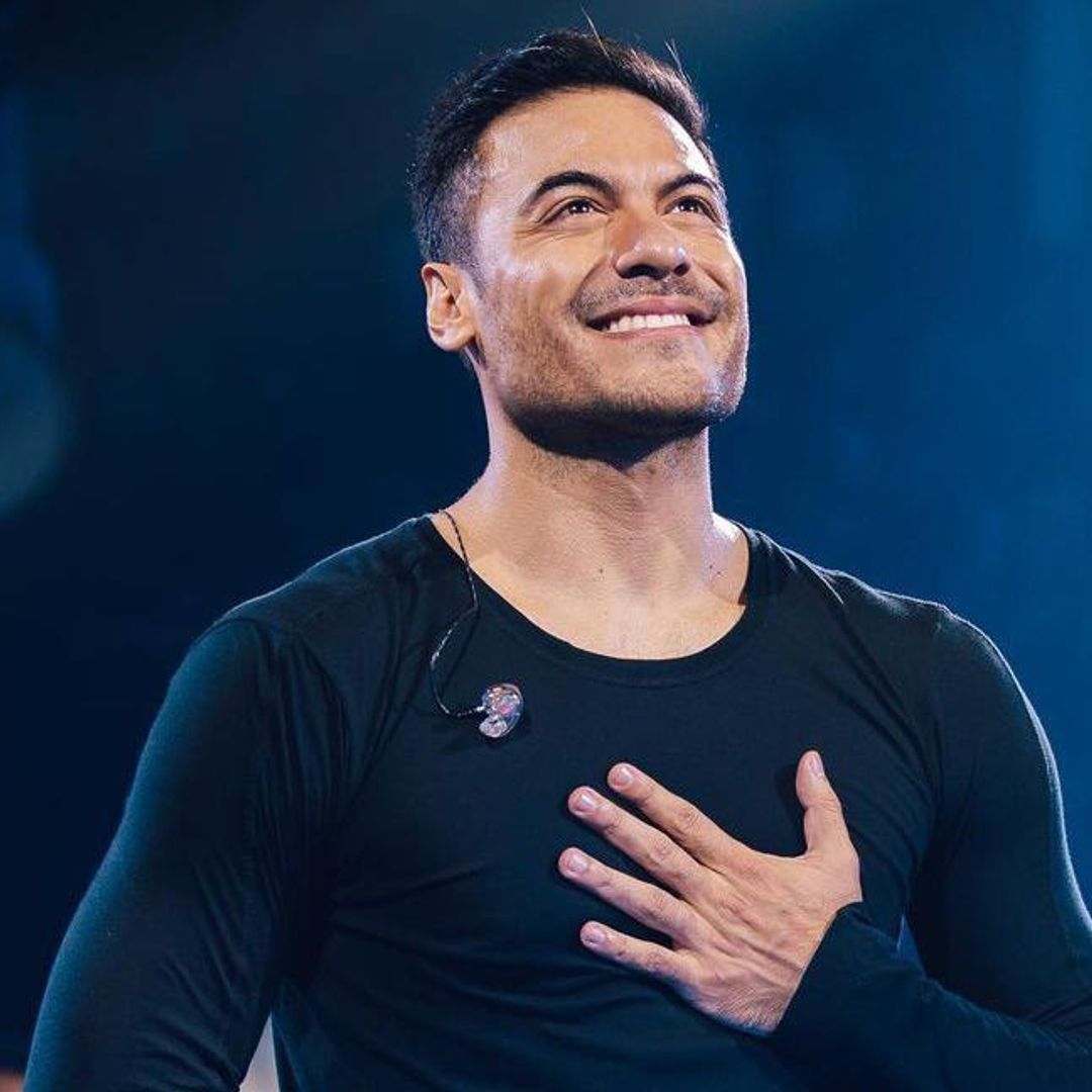 Carlos Rivera ofrece su primer concierto tras la partida de su padre: ‘Hoy todos mis logros van para él’