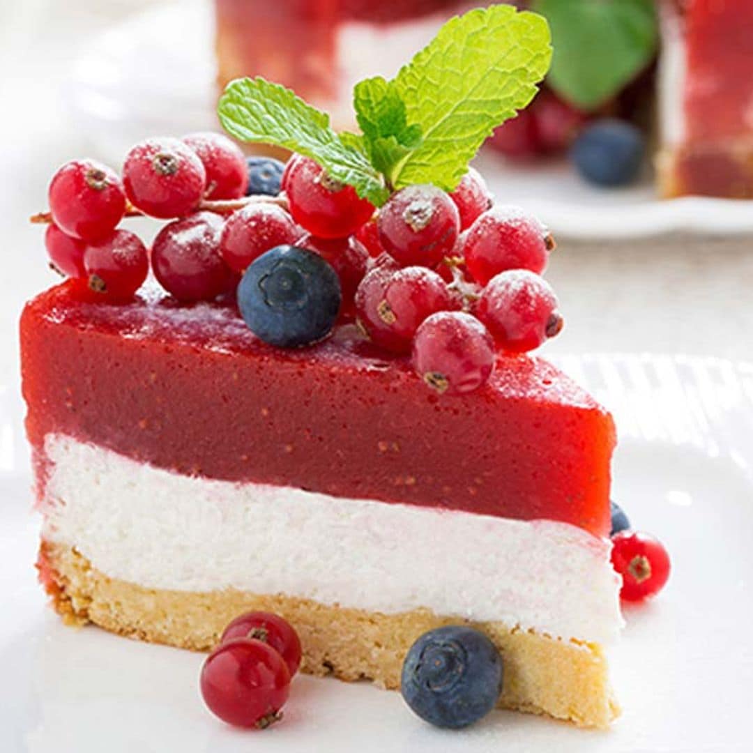 Tarta de queso con gelatina de fresa