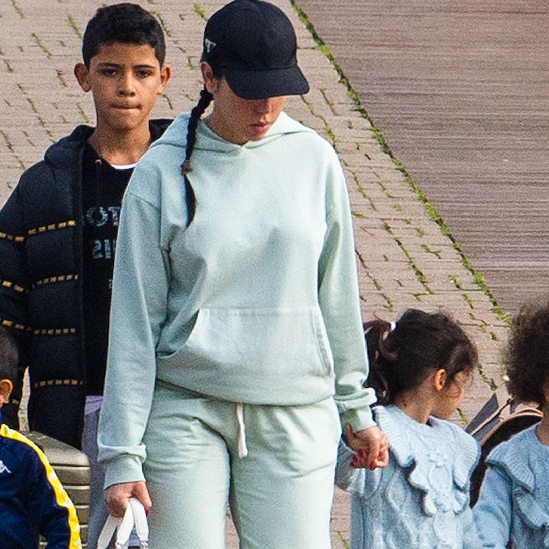 Georgina Rodríguez y sus pequeños 'grumetes' se hacen a la mar