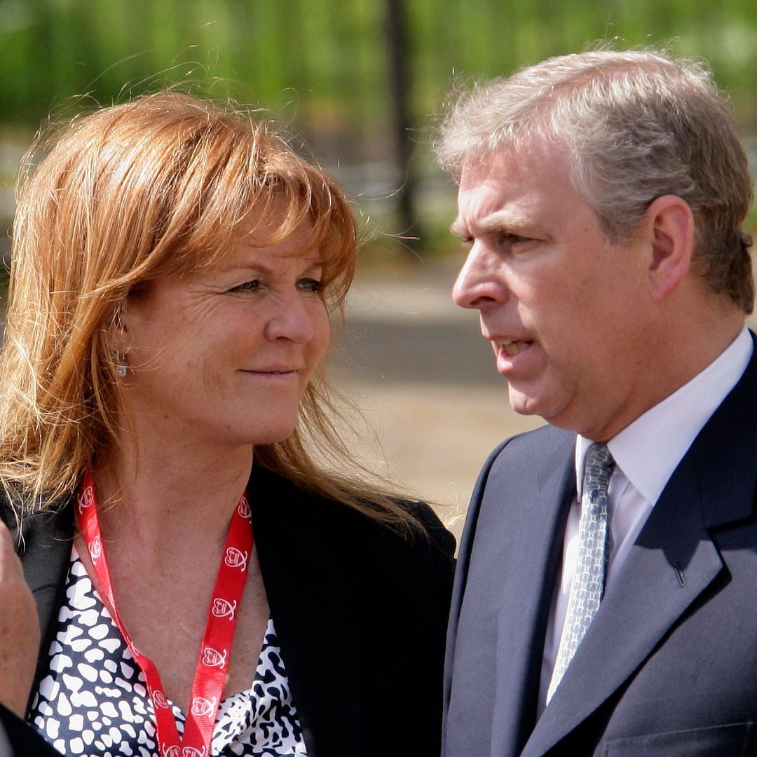 ¿Por qué el príncipe Andrés y Sarah Ferguson siguen viviendo juntos casi 30 años después de su divorcio?