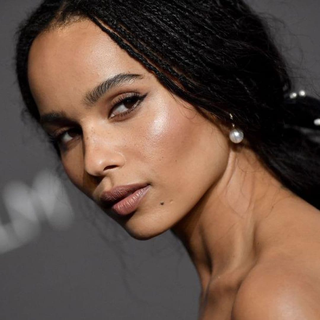 Estos son los 5 esenciales de belleza de Zoe Kravitz