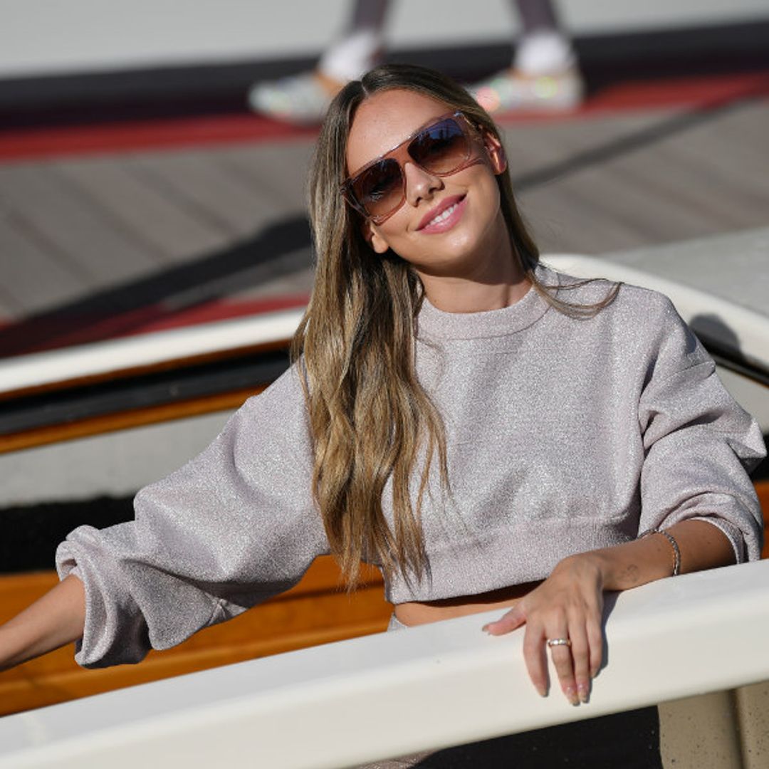 Ester Expósito rompe el 'dress code' del Festival de Venecia con su dos piezas más deportivo