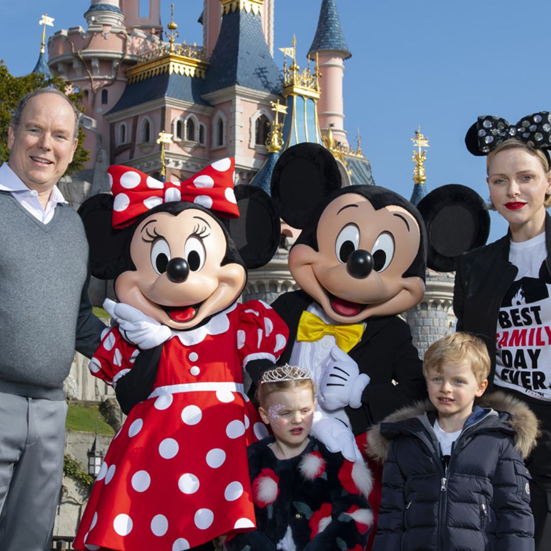 Alberto y Charlene de Mónaco y sus mellizos, viaje de cuento a Disneyland Paris