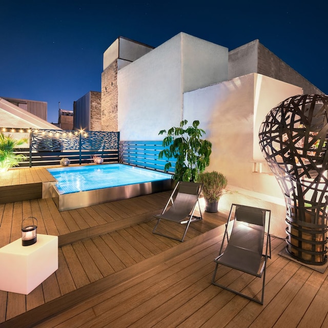 Terraza con mini piscina