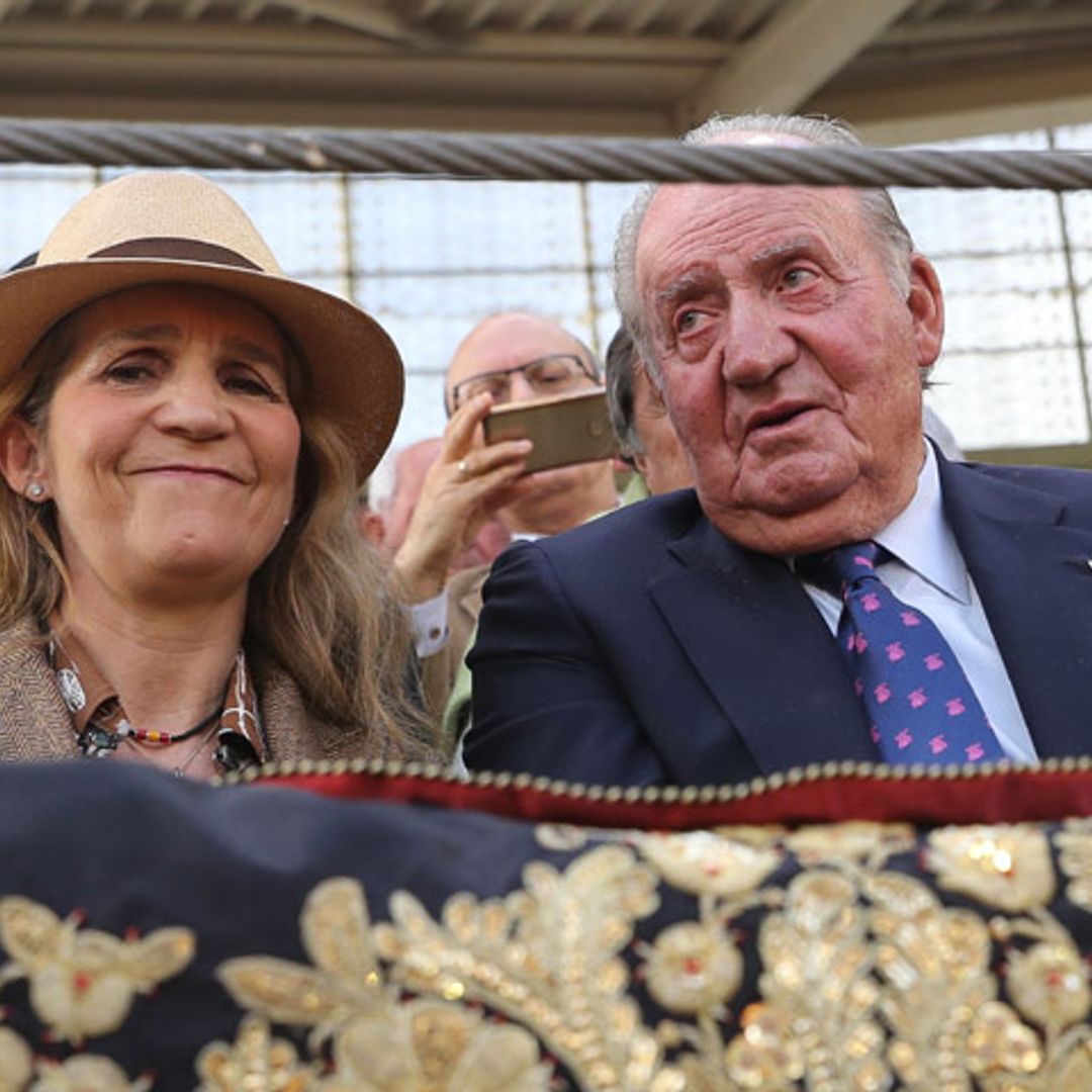 ¡Por la puerta grande! Así ha reaparecido el rey Juan Carlos en los toros junto a la infanta Elena