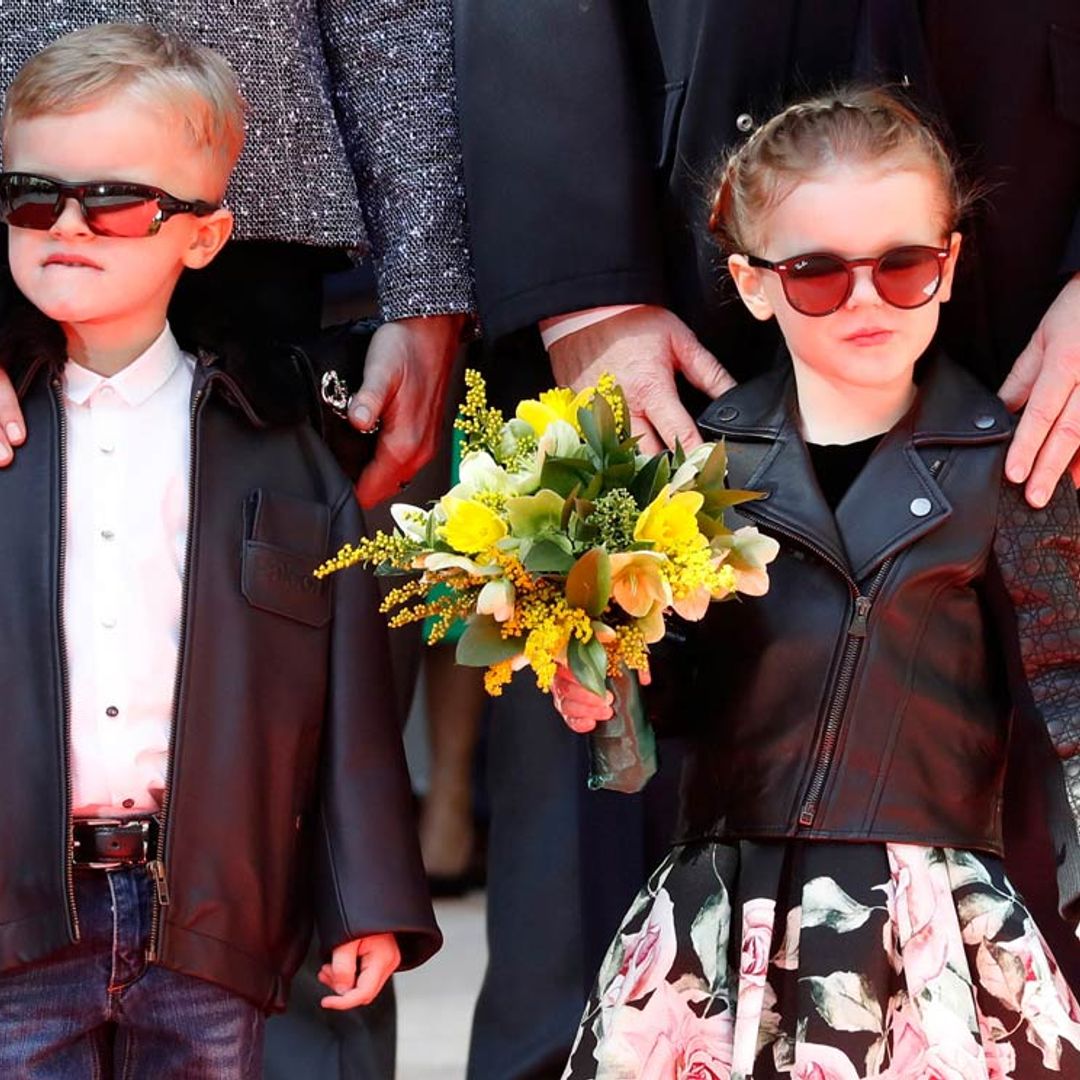 Rodeados de amigos ¡y de pitufos! Así han celebrado Jacques y Gabriella de Mónaco su cumpleaños