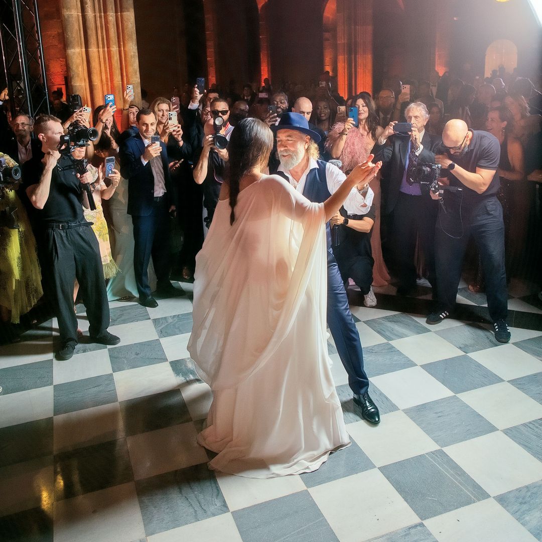 Giulia Sagliocco bailando con su padre, Pino