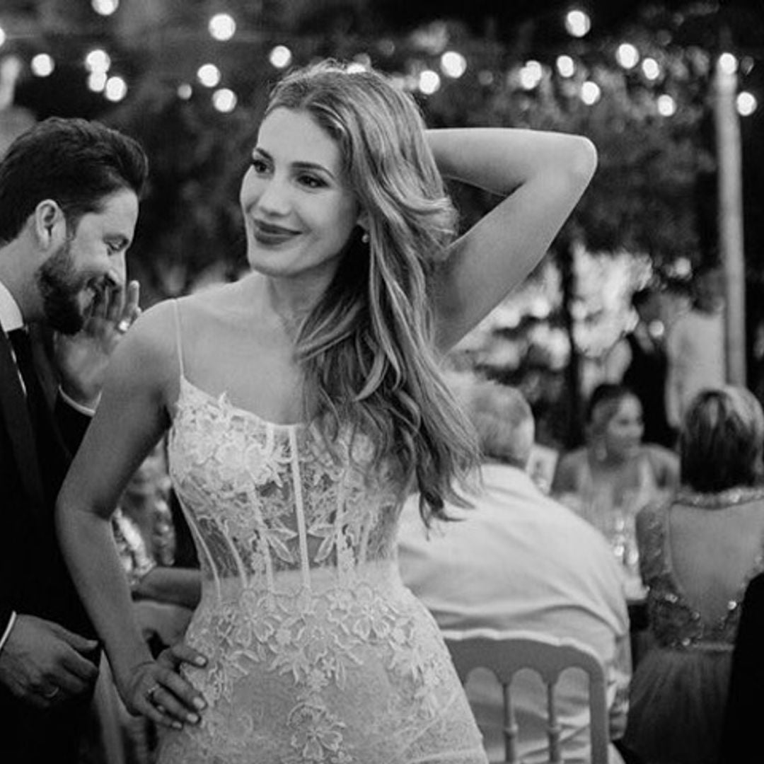 Almudena Navalón muestra el segundo vestido que llevó en su boda