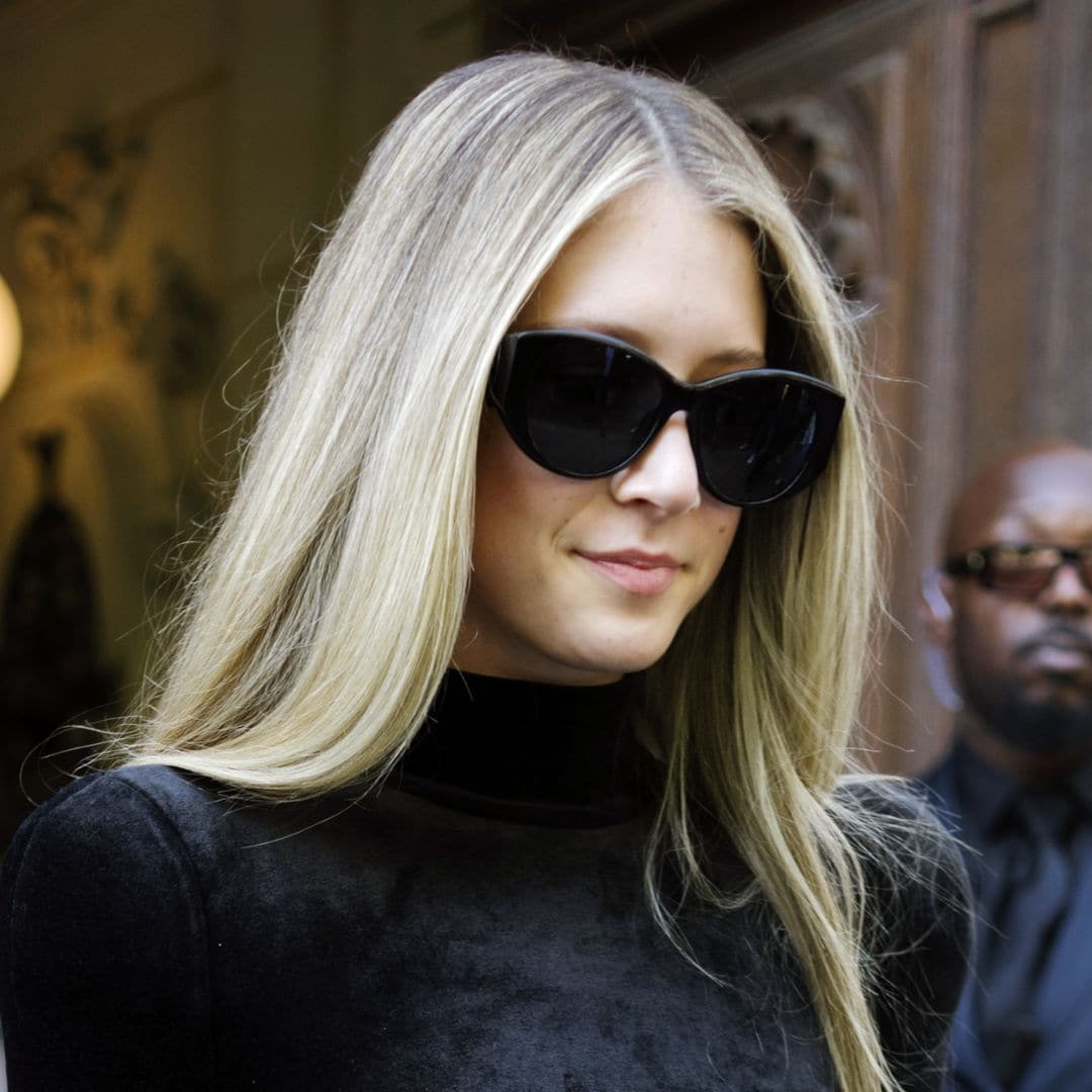 Sunday Rose, hija de Nicole Kidman, en el desfile de Balenciaga en Paris