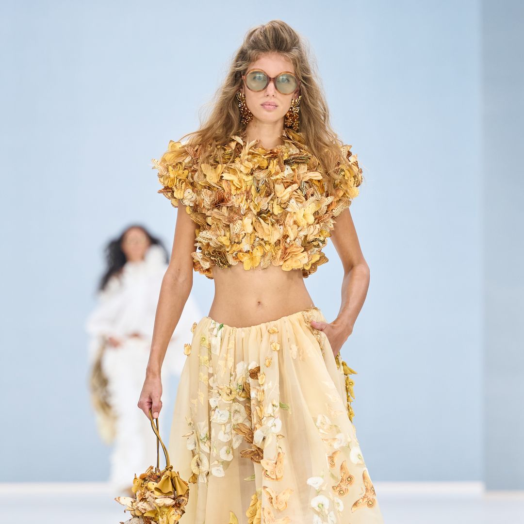 El romanticismo exuberante de un jardín en plena floración: así es la nueva colección de Zimmermann