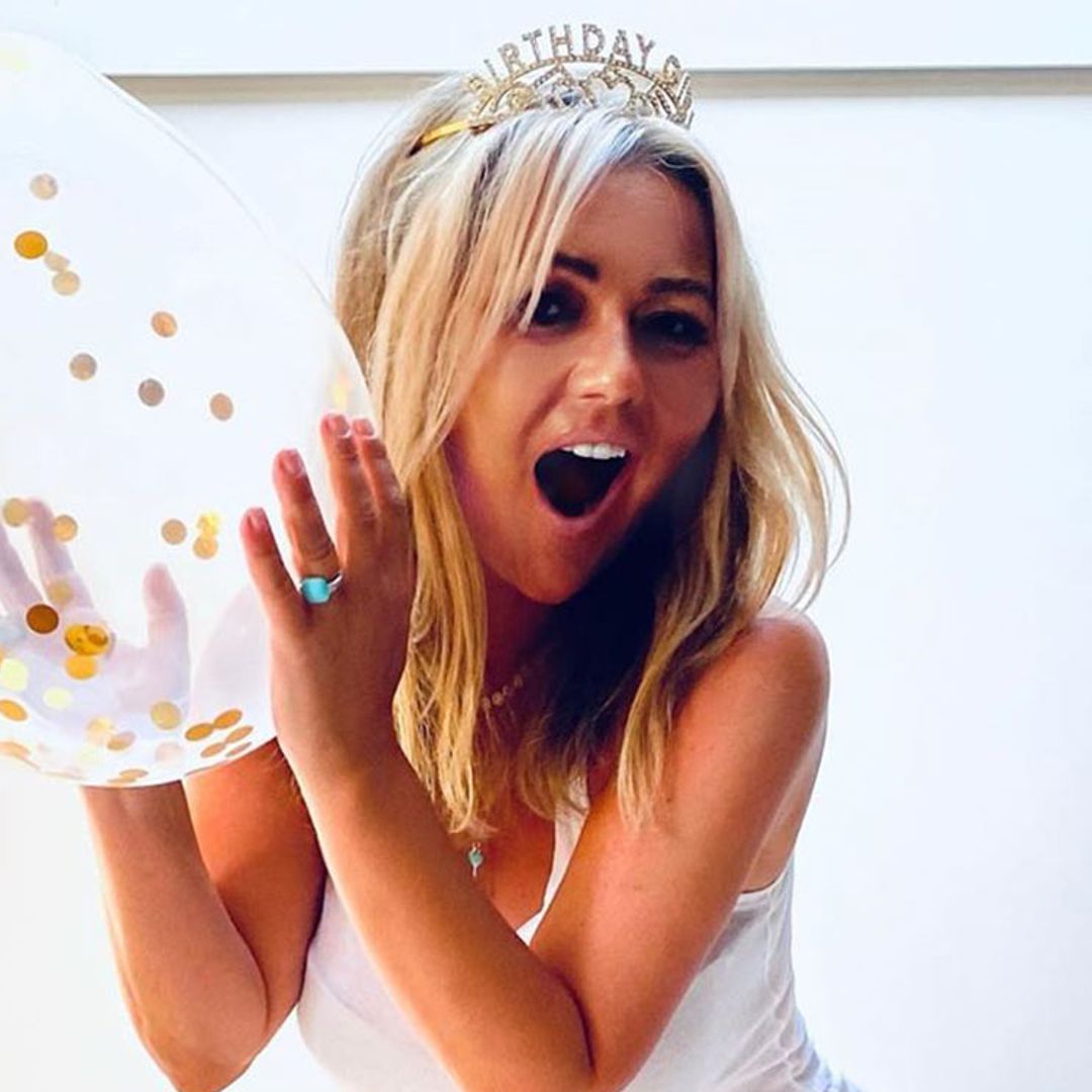 Globos, purpurina y hasta una corona: Amaia Montero celebra su 44 cumpleaños