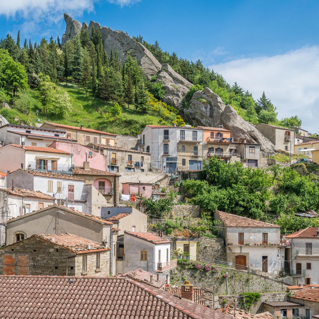 Pietrapertosa, una pequeña villa de los Dolomitas Lucanos, en el sur de Italia en la región de Basilicata