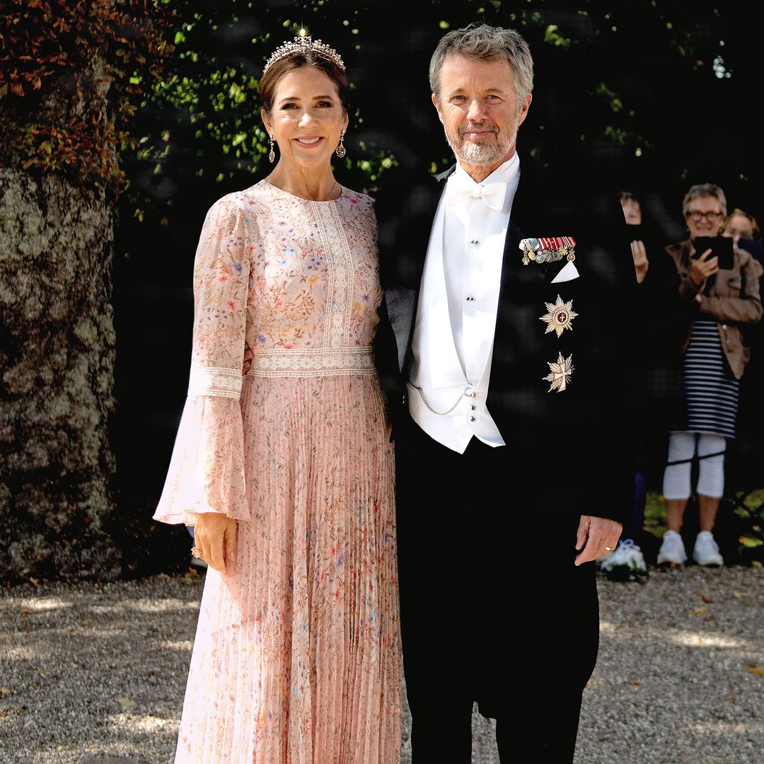 Una fotografía de los Reyes Federico y Mary a su llegada a la iglesia