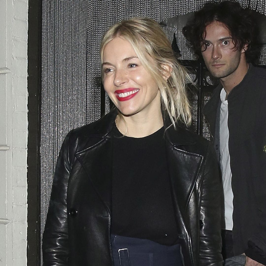 La cita de Sienna Miller y su novio, Oli Green, en el debut teatral de Cara Delevingne