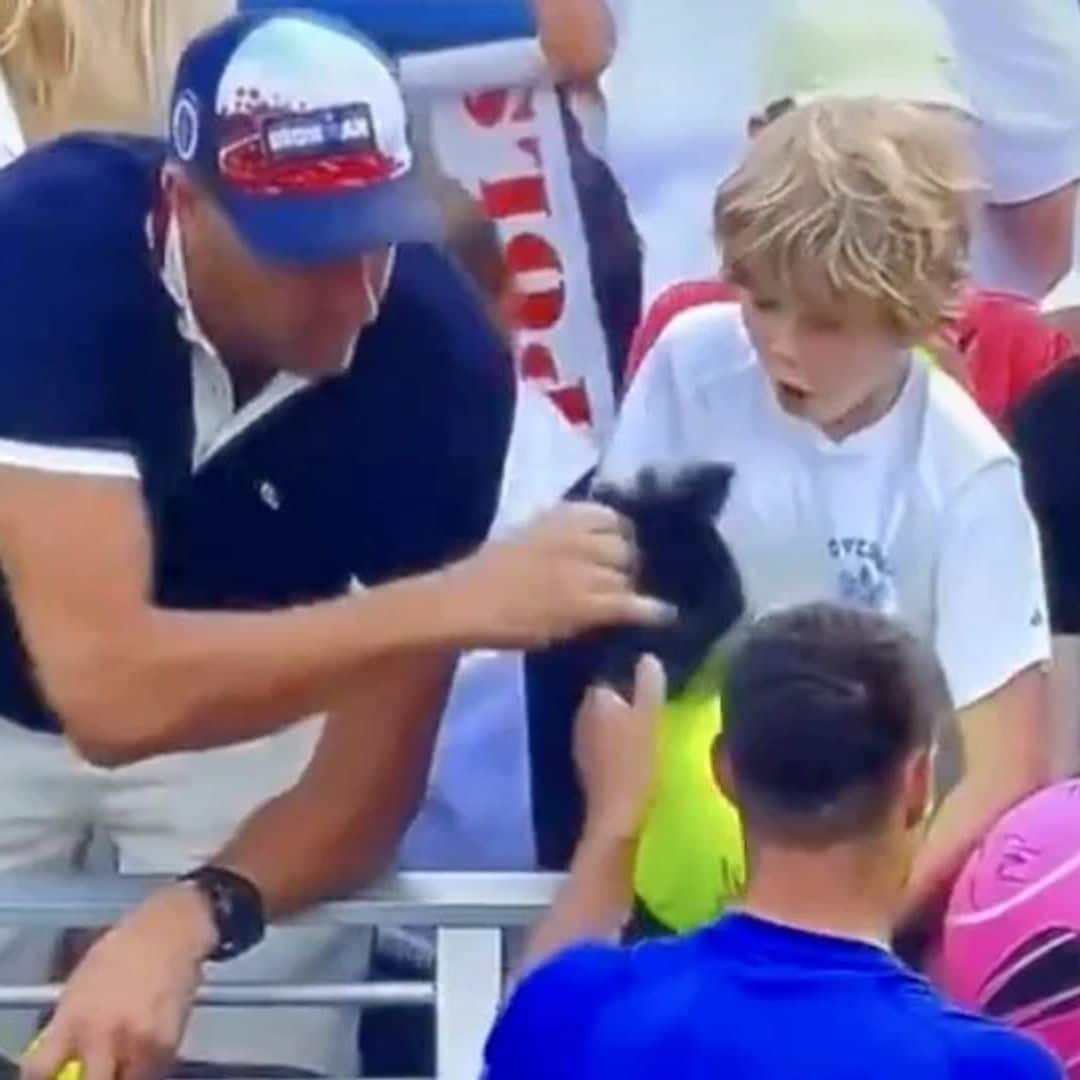 El CEO que se hizo viral por 'robarle' una gorra a un niño en el US Open rompe su silencio