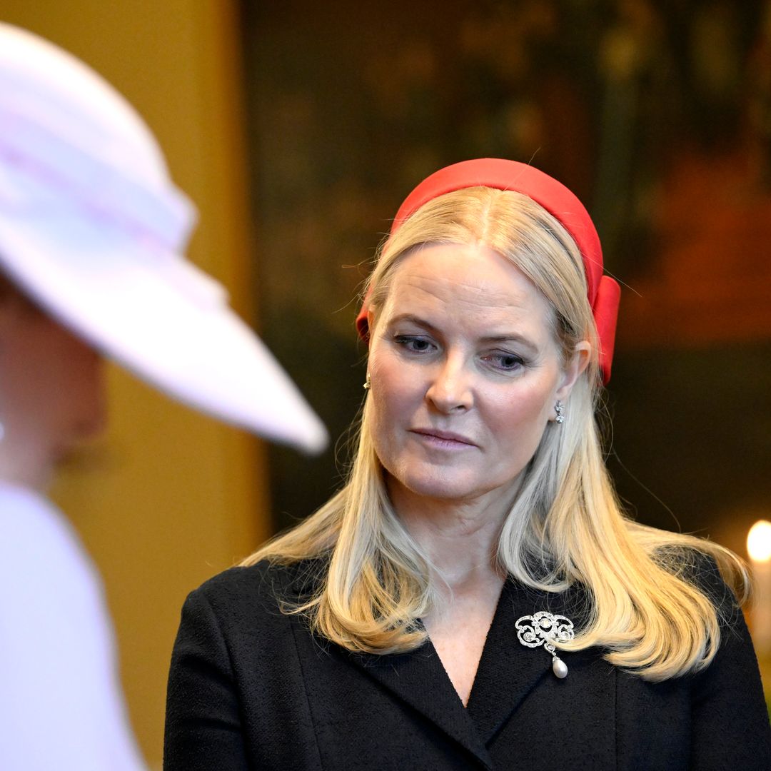 Mette-Marit de Noruega sigue en caída libre: otra fundación le da la espalda mientras pierde legitimidad pública