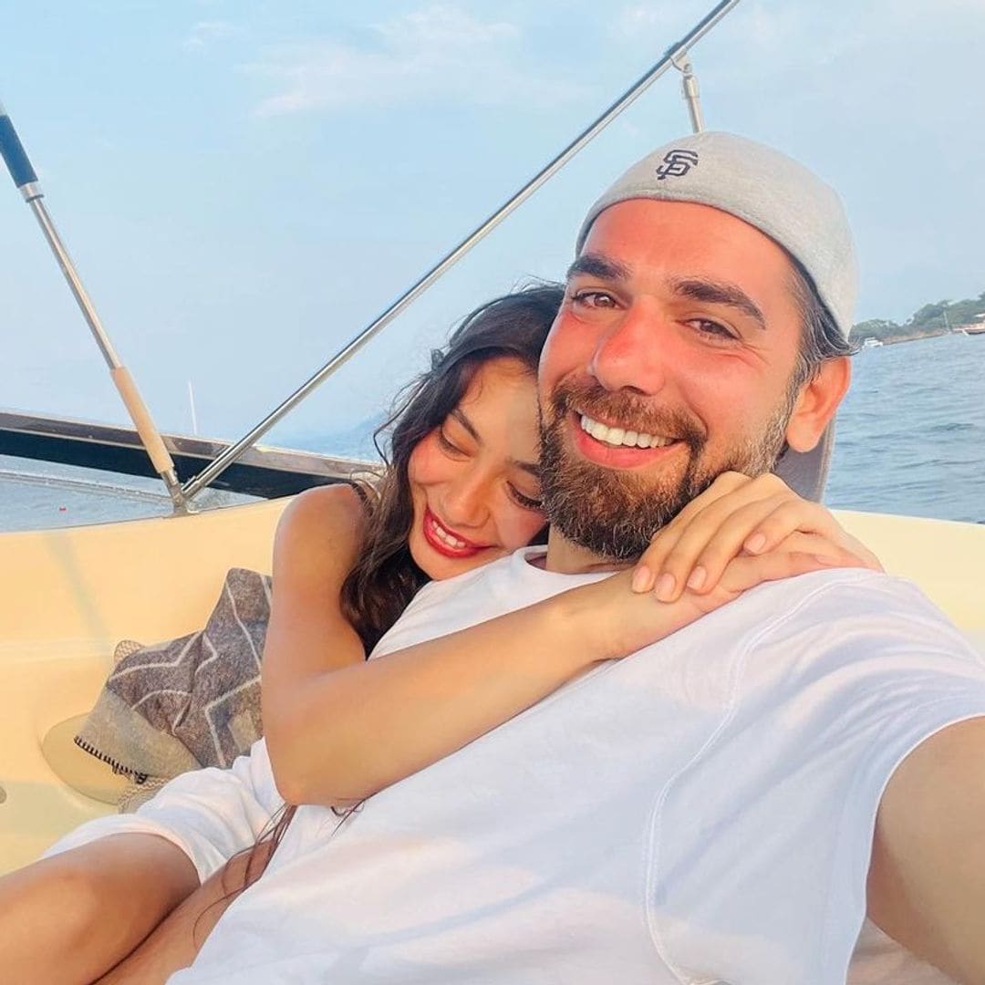 Ajenos a los rumores, Neslihan Atagül y Kadir Doğulu festejan su octavo aniversario