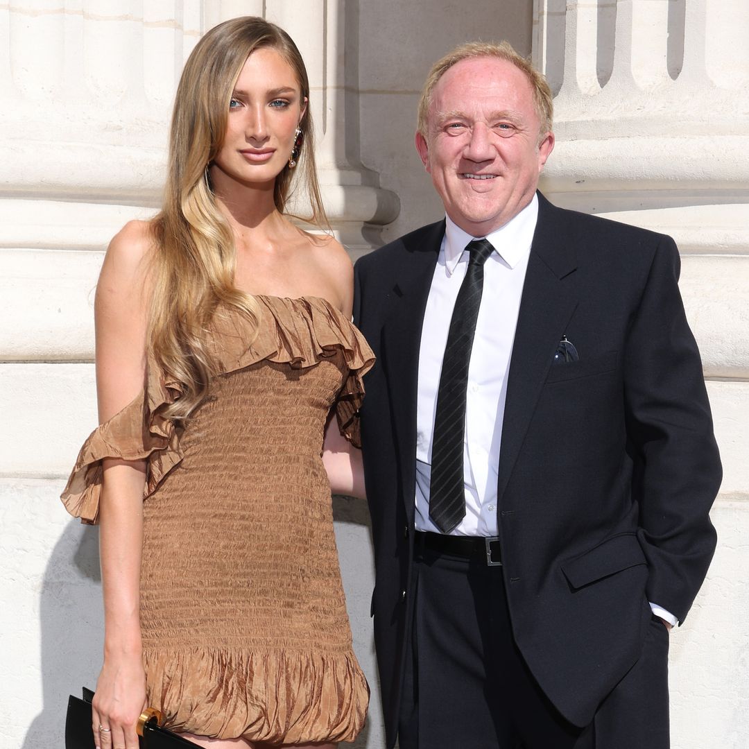 Mathilde Pinault triunfa en la Paris Fashion Week con un vestido perfecto para el verano