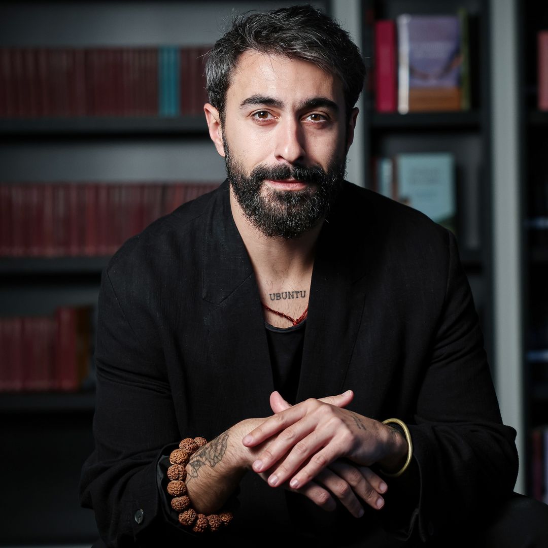 Rayden nos habla de su novela, su retiro musical y Eurovisión: 'No sé qué pasará, pero ahí estaré para verlo'