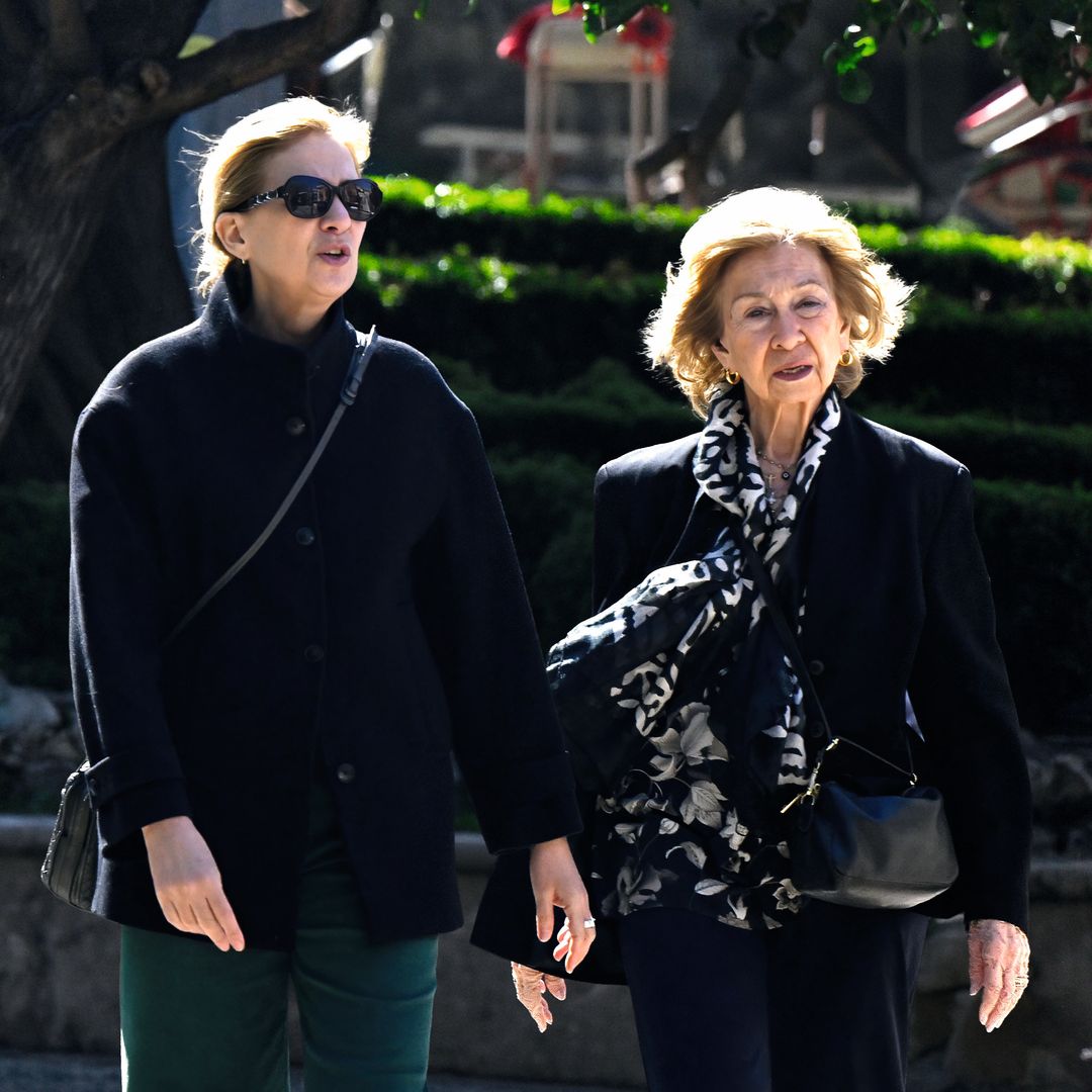 Las dos paseando por el centro de Palma y haciendo algunas compras 