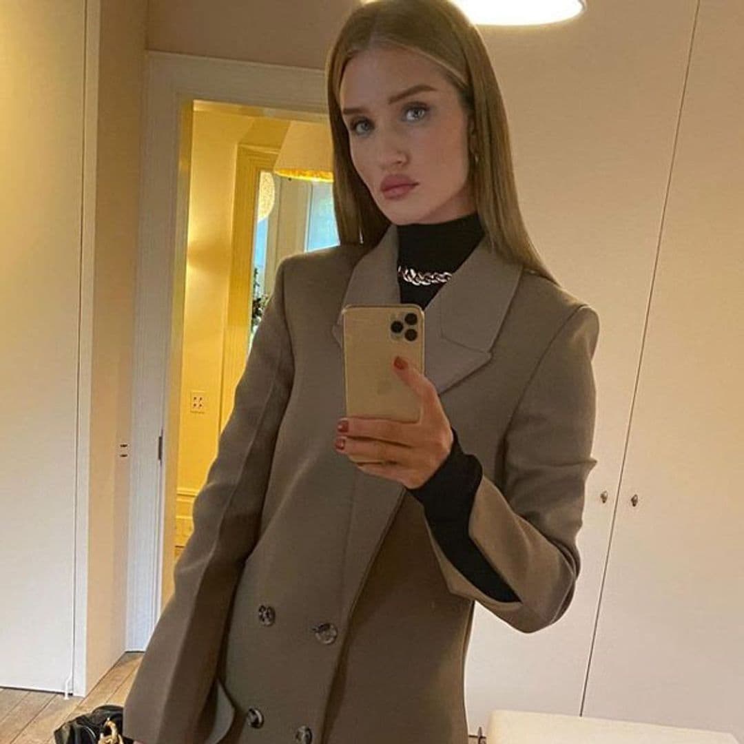 ¿Qué abrigo queda mejor con cada tipo de calzado? Rosie Huntington- Whiteley lo tiene claro