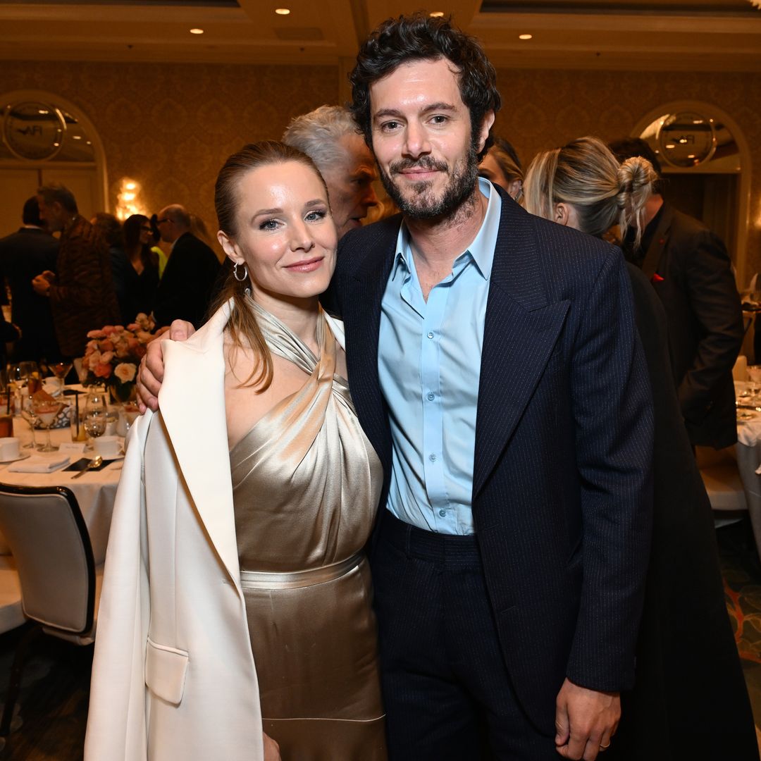 El divertido vídeo del reparto de ‘Nadie quiere esto’ que mezcla sus romances reales y ficticios: “Ella es la novia de mi marido"