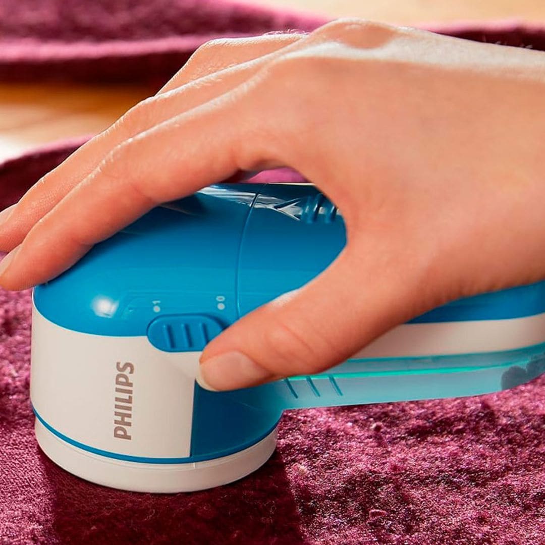 Este quitapelusas eléctrico es la solución perfecta y asequible para tener siempre tu ropa como nueva