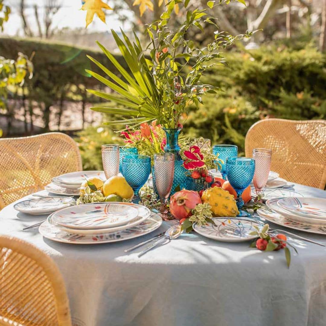 Consejos de un maestro florista para decorar con flores la mesa de verano