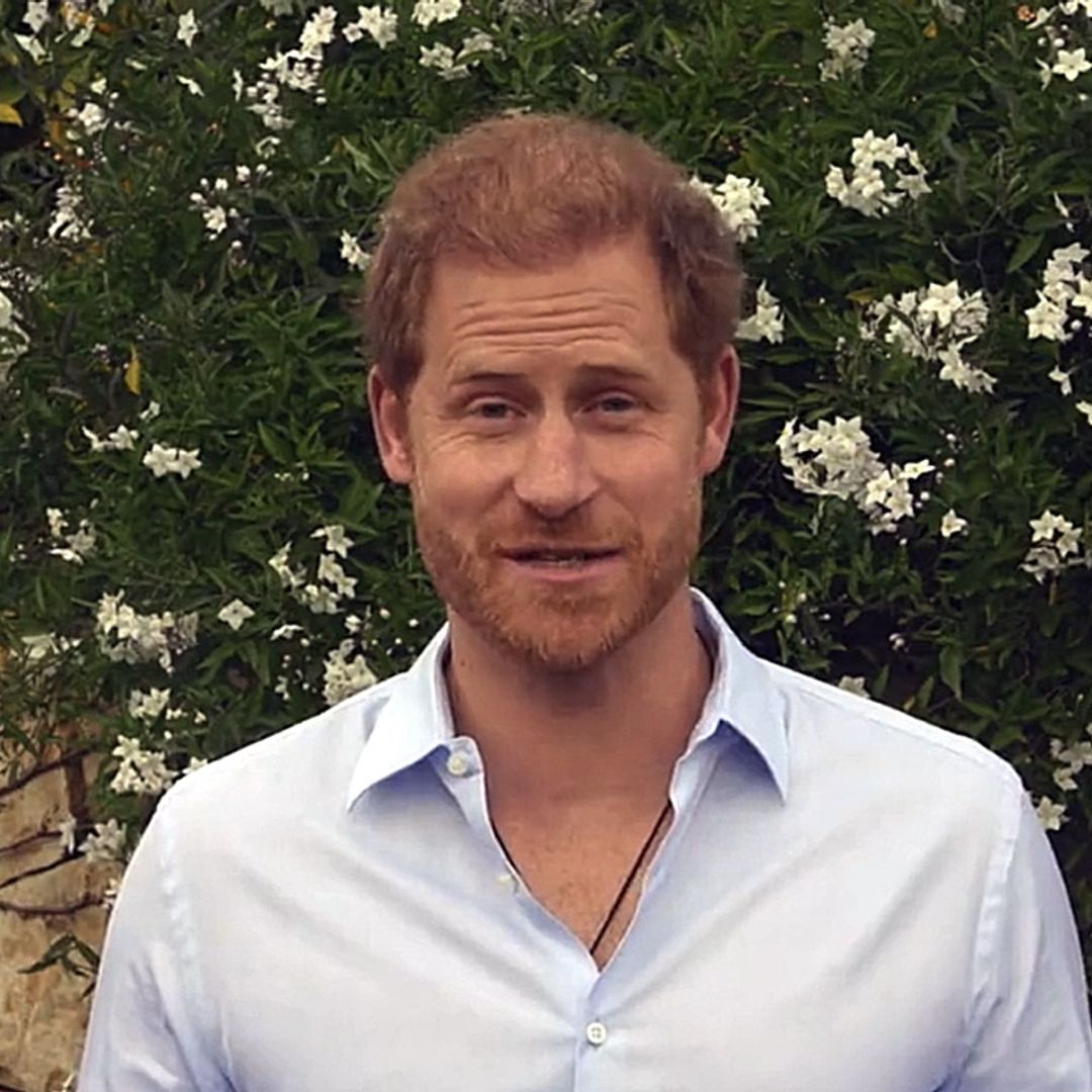 El príncipe Harry reaparece públicamente tras sus polémicas memorias y da pistas sobre su regreso a Reino Unido