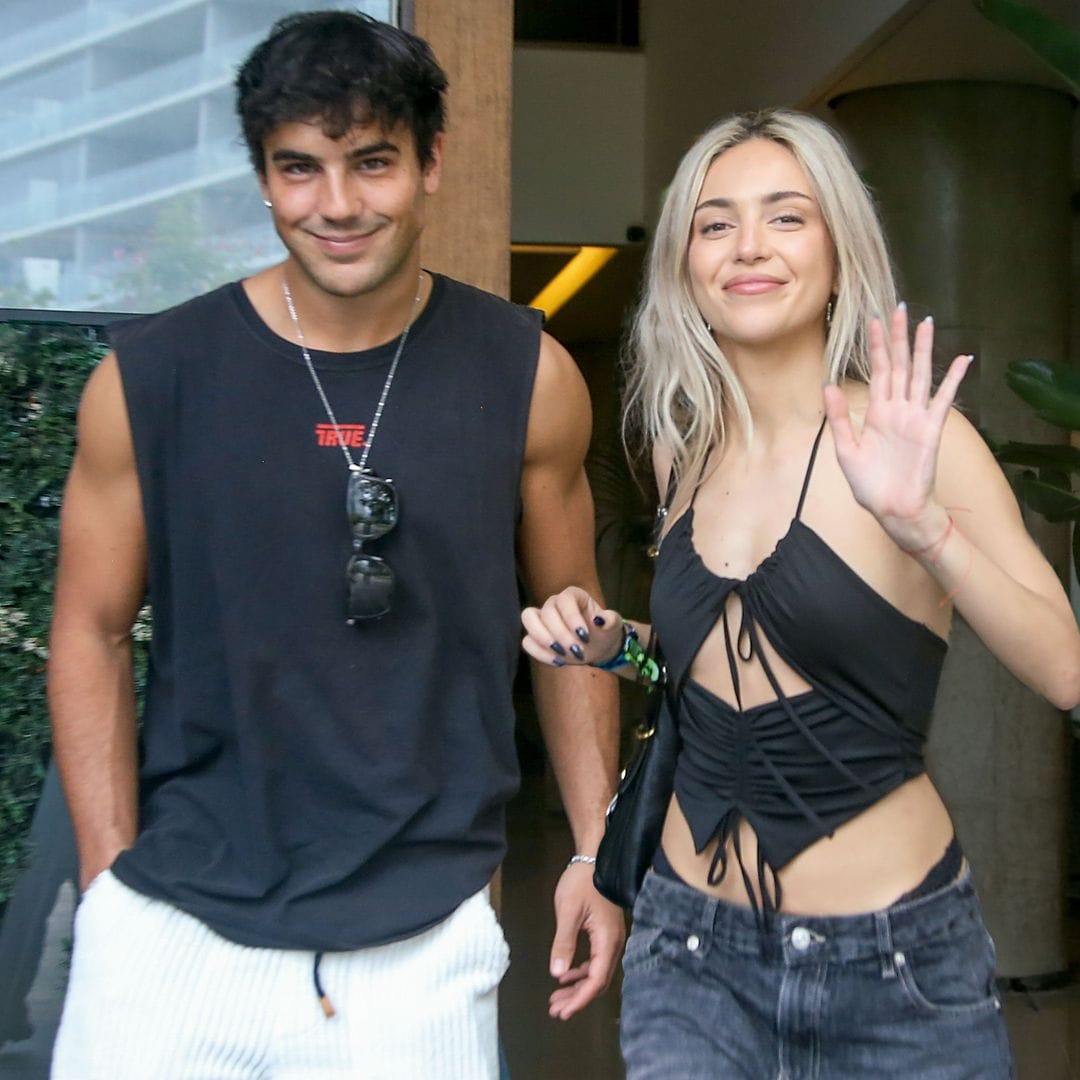 Ana Mena y Óscar Casas: las románticas fotos de la pareja del momento