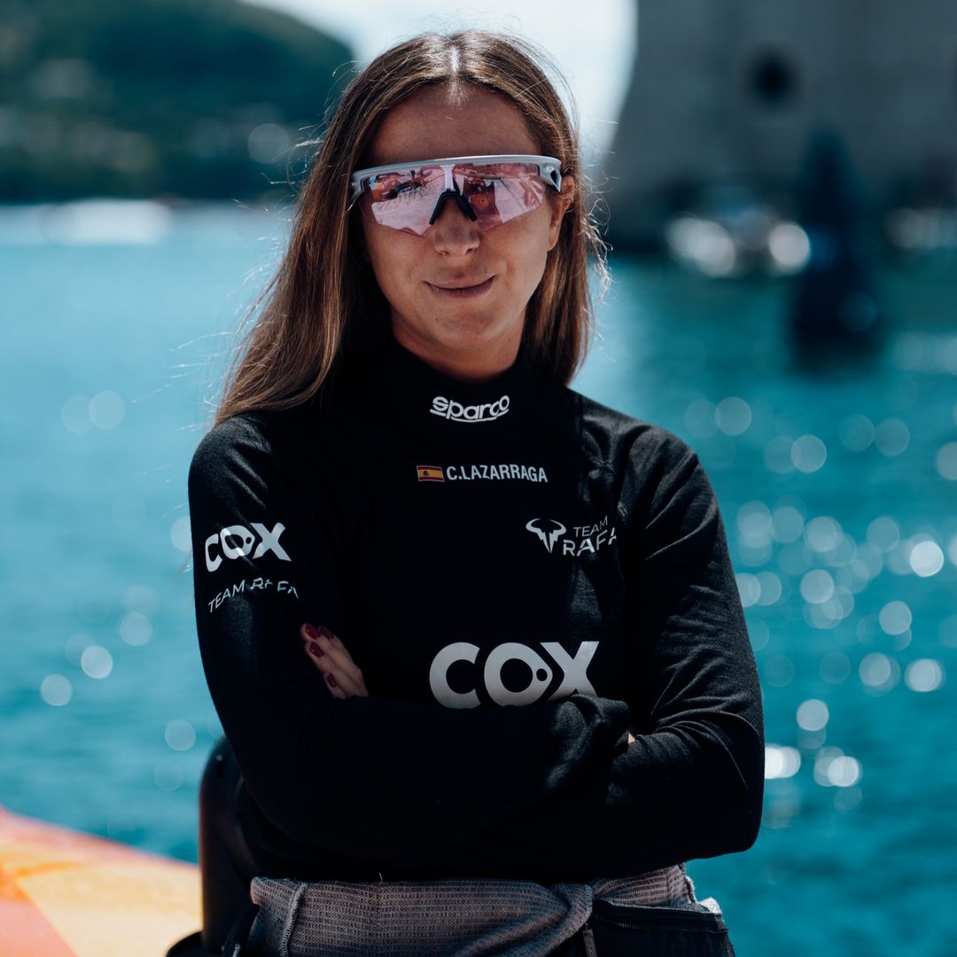 Un retrato de Cris Lazarraga, la piloto estrella de Rafa Nadal en la F1 acuática