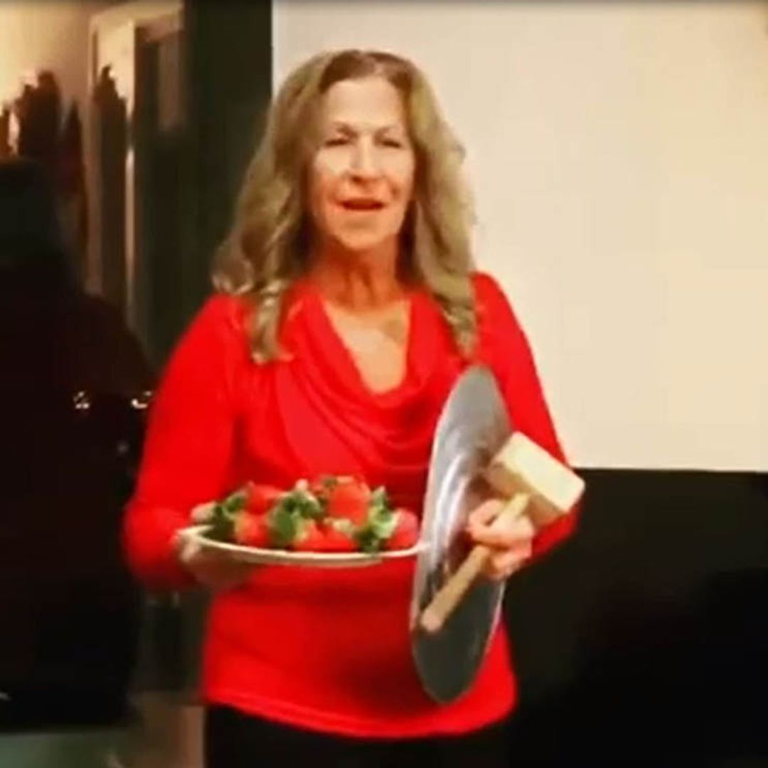 Las Campanadas más surrealistas y divertidas…¡las de la madre de Antonio Orozco!