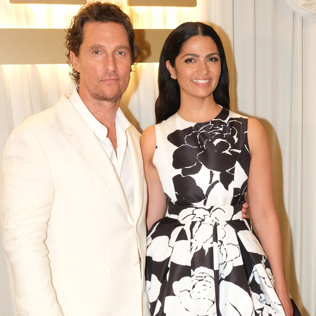 Matthew McConaughey y Camila Alves coordinan sus 'looks' para su fiesta benéfica anual