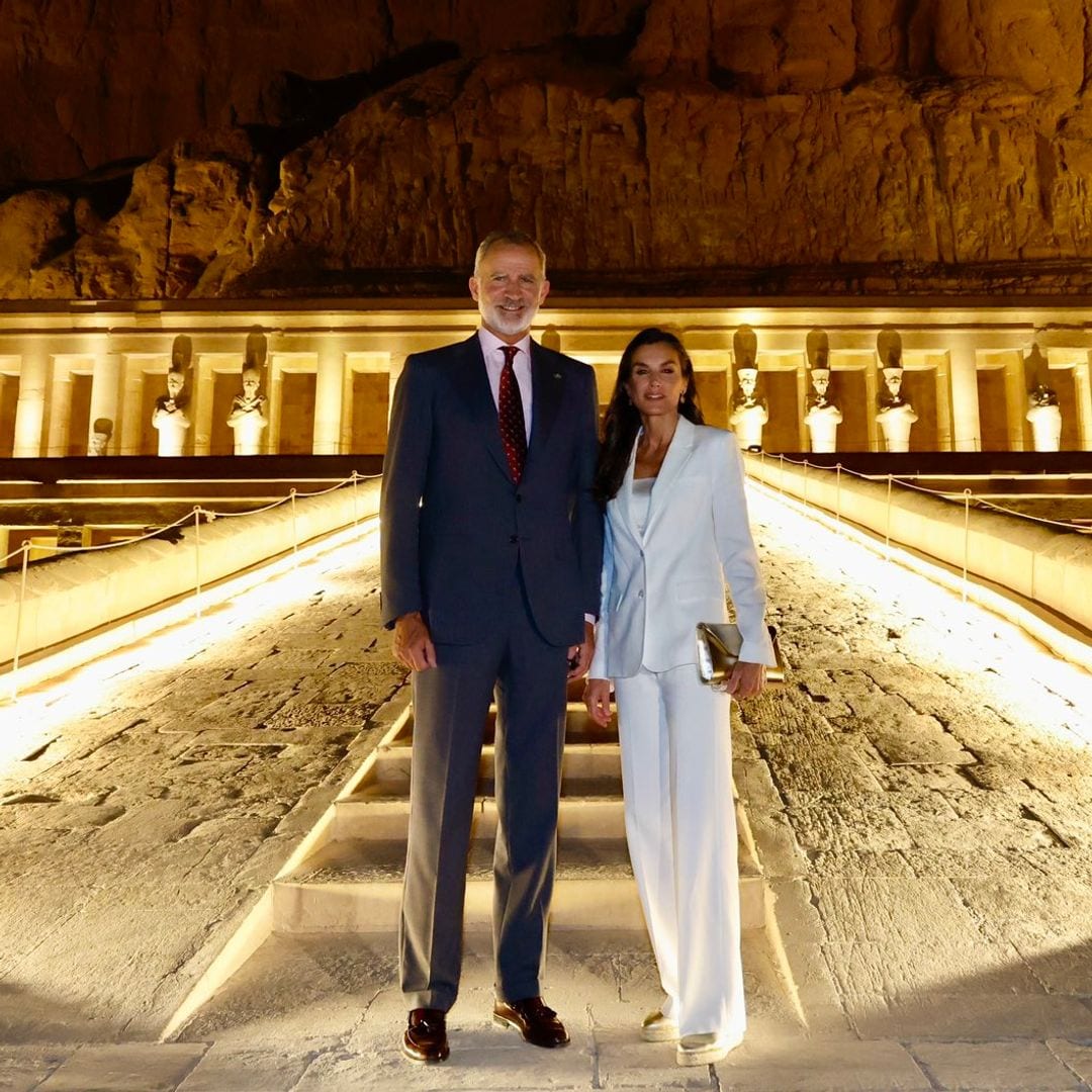 La reina Letizia y su traje blanco: un look icónico para una noche monumental