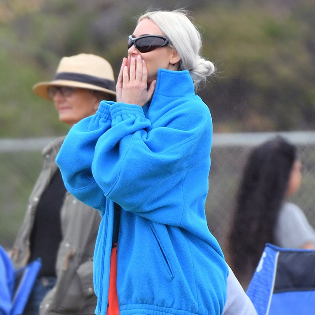 ¡Qué manera de sufrir! Kim Kardashian, como nunca la habías visto animando a su hijo