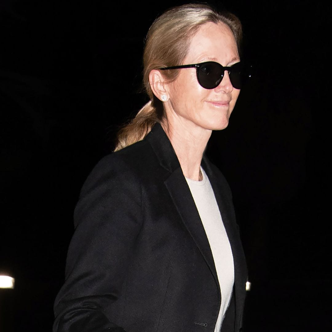 Miranda Rijnsburger, elegante hasta para viajar en un vuelo de 11 horas junto a sus perros y sus hijos