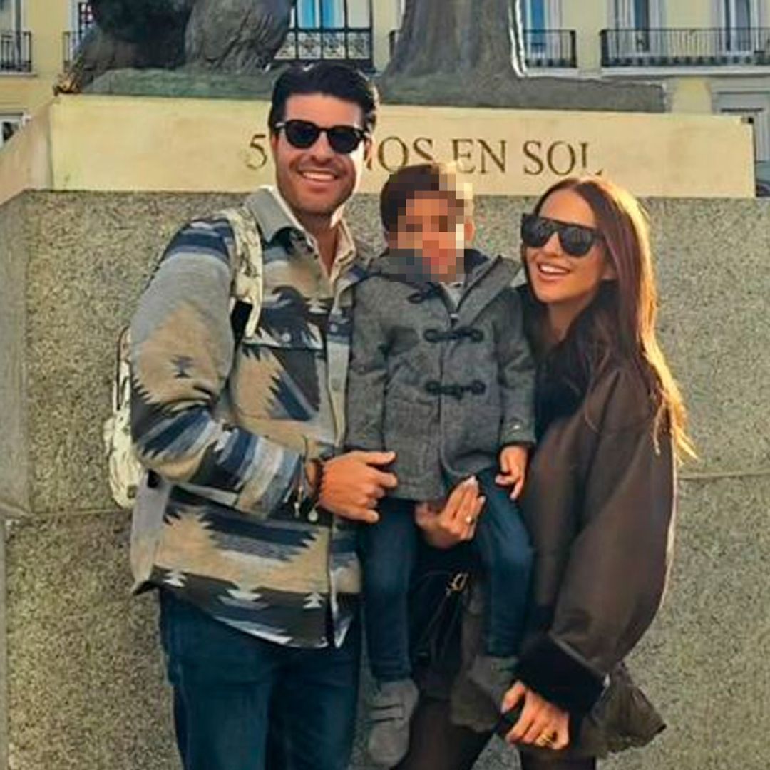 El domingo navideño de Paula Echevarría con sus dos hijos y un look de tendencia