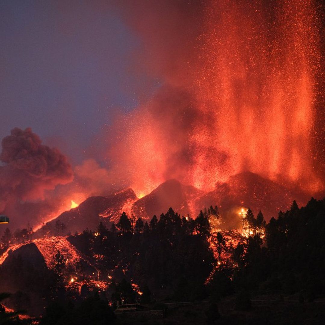Las impactantes imágenes de la furia del volcán Cumbre Vieja, que mantiene en vilo a la isla de La Palma