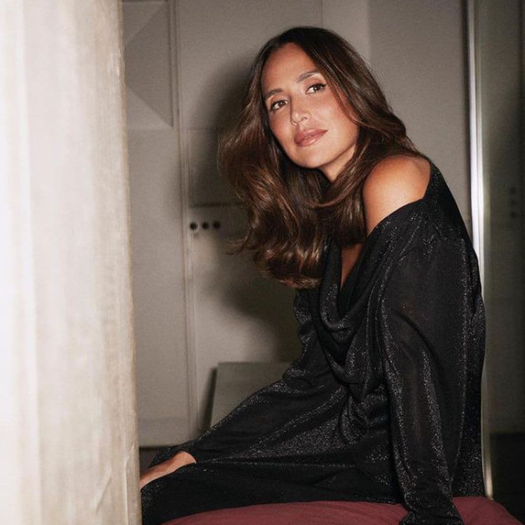 Tamara Falcó rescata el estampado flamenco con un elegante vestido de invitada rebajado