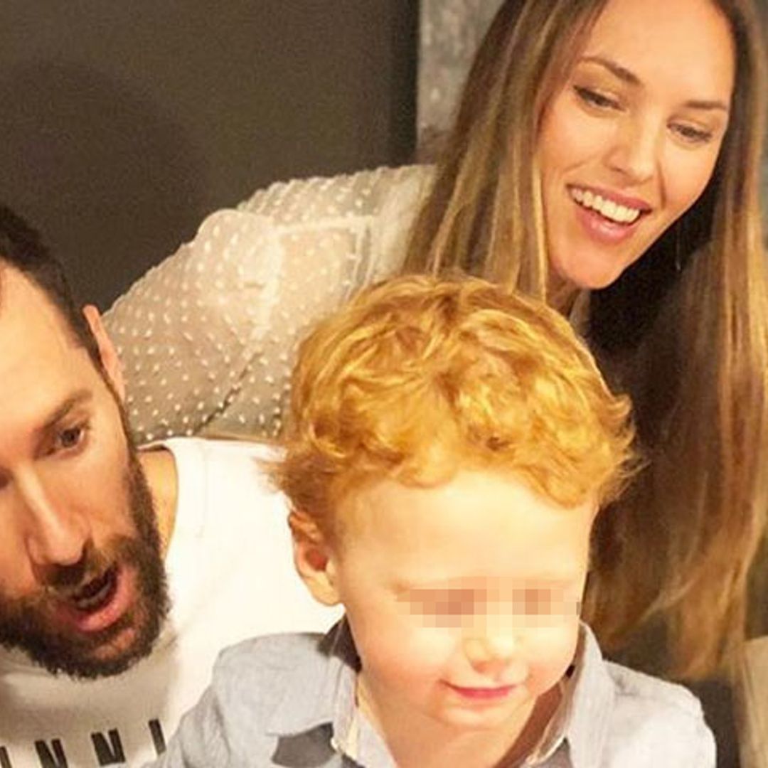 Helen Lindes disfruta de una tarde de juegos en familia en la recta final de su embarazo
