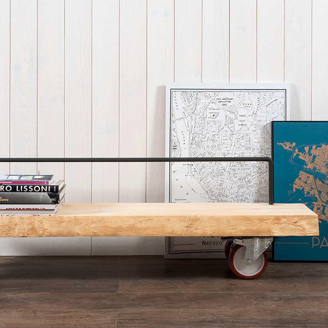 Decora el recibidor de tu casa con un banco de estilo industrial