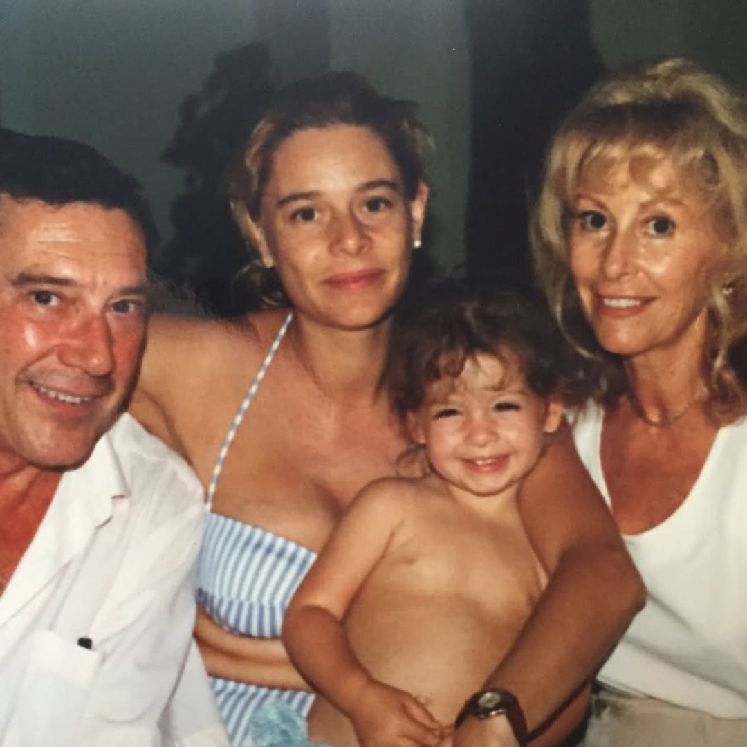 Belén Rueda con sus padres y su hija Belén