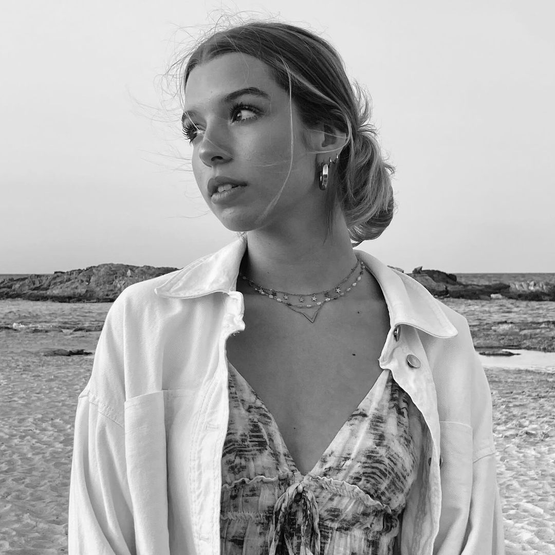 Violeta, hija de Toni Cantó y Mar Regueras