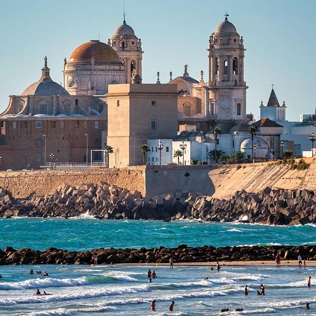 Cádiz seductora y diferente en diez paradas