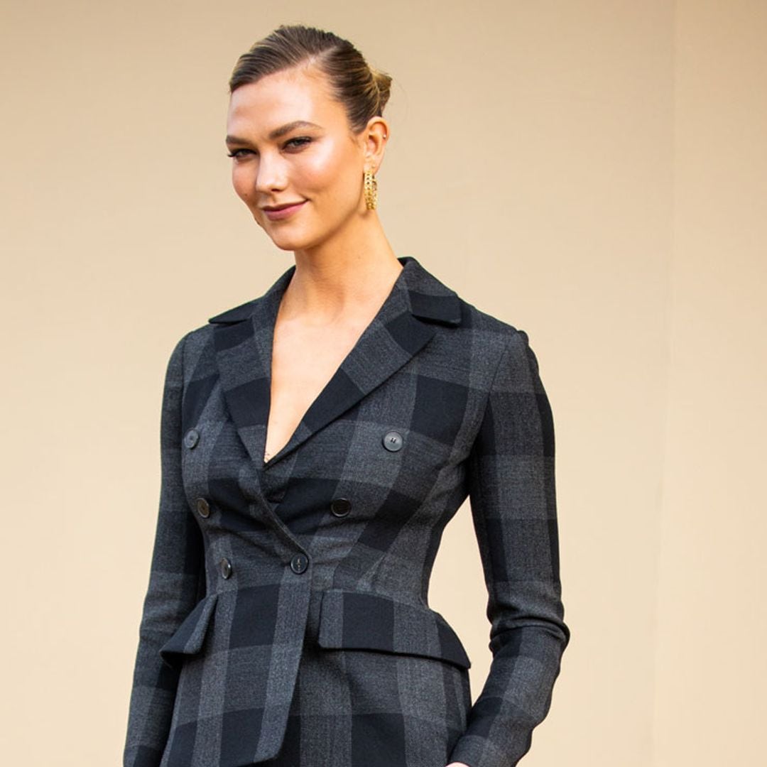 Karlie Kloss estrena la prenda 'mágica' para seguir llevando vestidos en otoño
