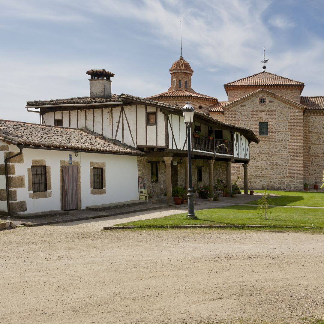 El desconocido pueblo de España que se ha convertido en el paraíso de los VIP: de Nuria Roca y Juan del Val a José María Michavila